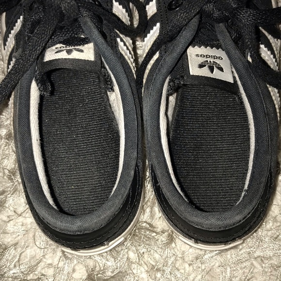 Adidas kids sneakers - Picture 4 of 8